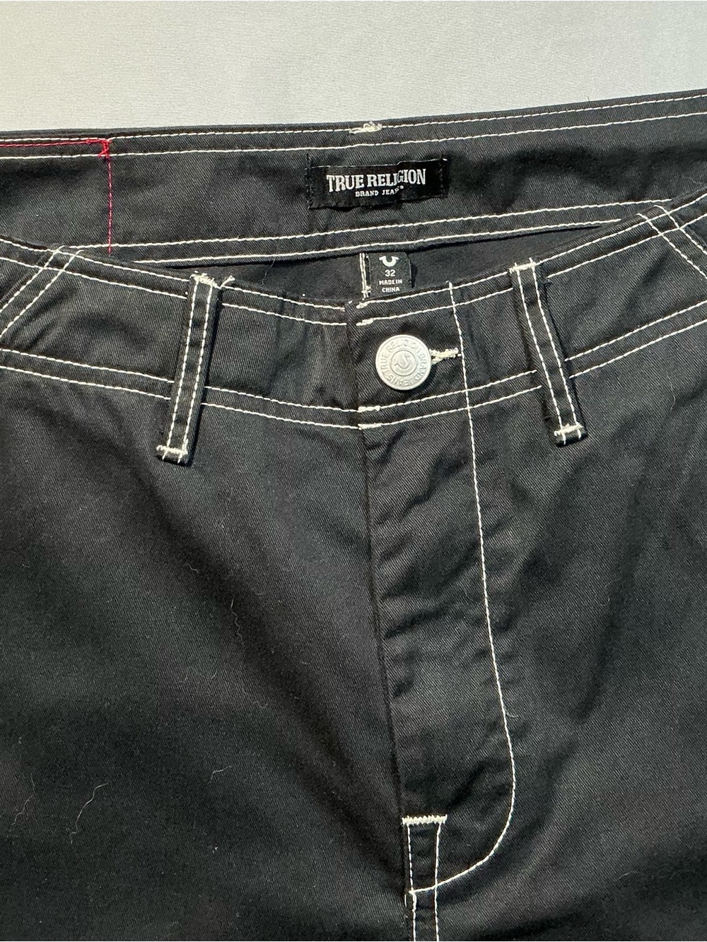 True Religion Men’s Black Slim Straight Jeans with White Contrast Stitching - Picture 1 of 15